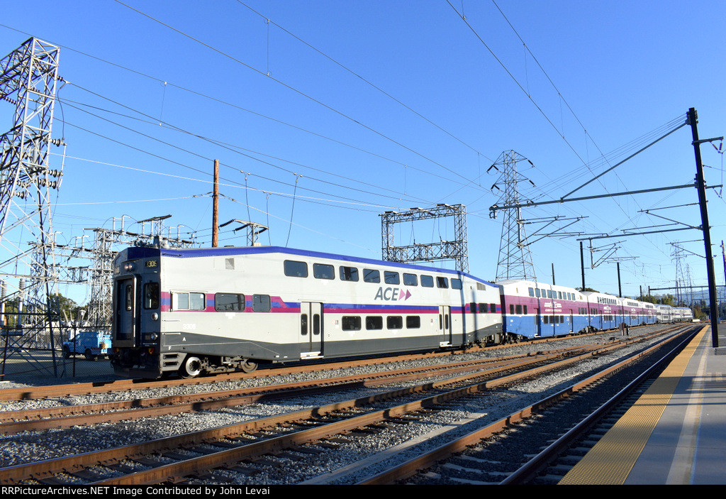 ACE Train # 08 arrives into SJC